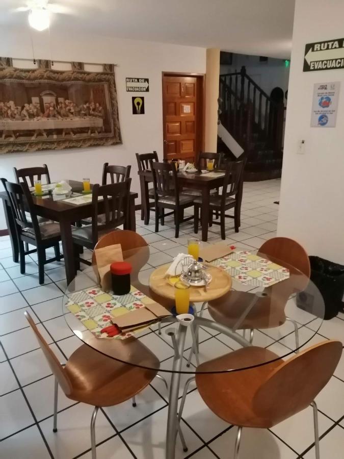 Novohostal B&B Guatemala City Eksteriør bilde
